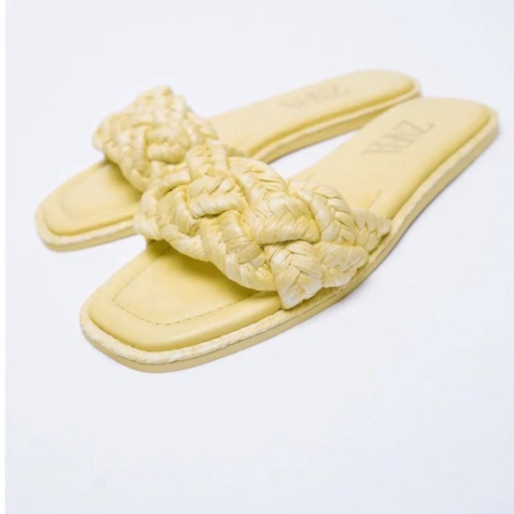 Zara yellow straw sandals square front NWT Size 6.5